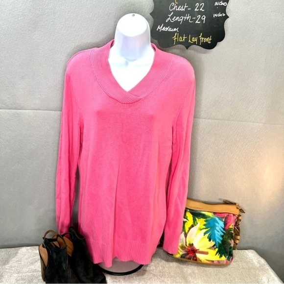 19. Bright Bubble Gum Pink Sweater V Neck Long Size Medium Varsity Barbie Core - Picture 1 of 9
